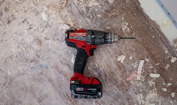 Perceuse visseuse Bosch 18V + 2 batteries